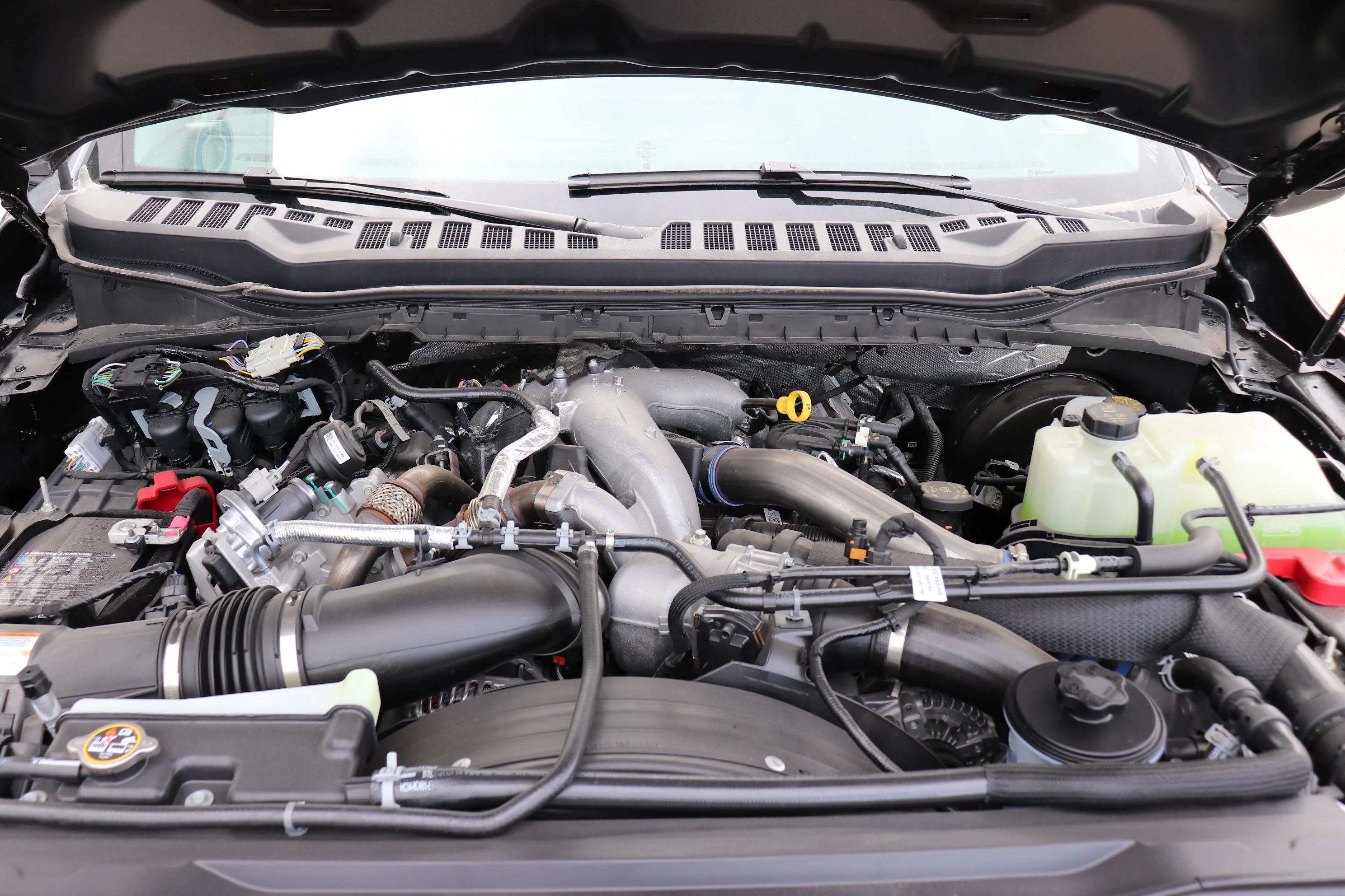 New 2026 CARBONIZED GREY METALLIC Ford LARIAT image 7