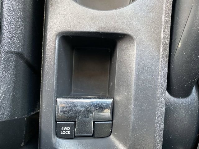 Used 2016 Silver Jeep Latitude image 20