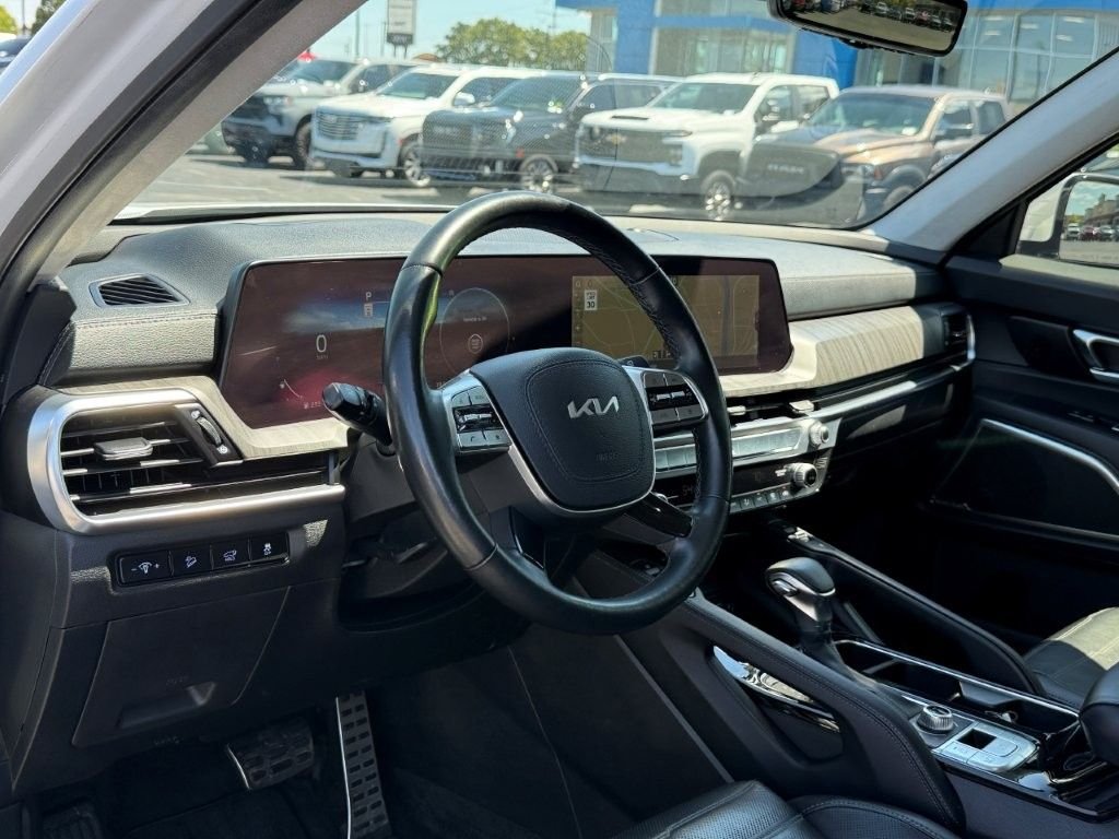 Used 2024 White Kia SX-Prestige image 11