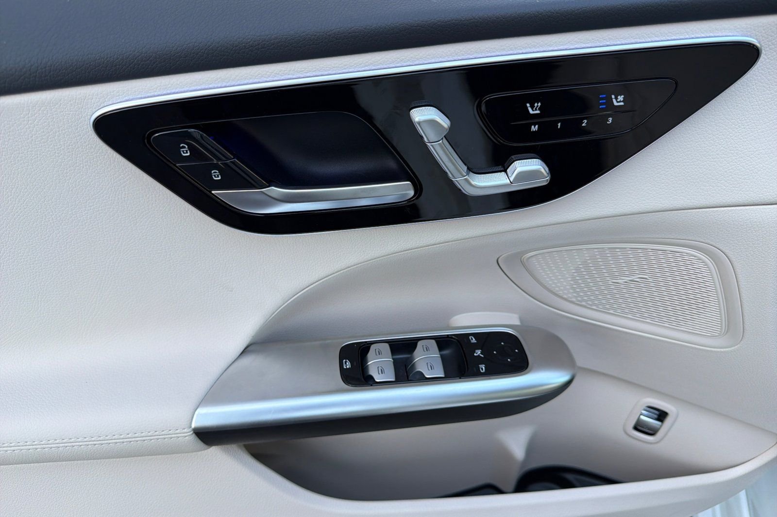New 2026 Polar White Mercedes-Benz C 300 image 22
