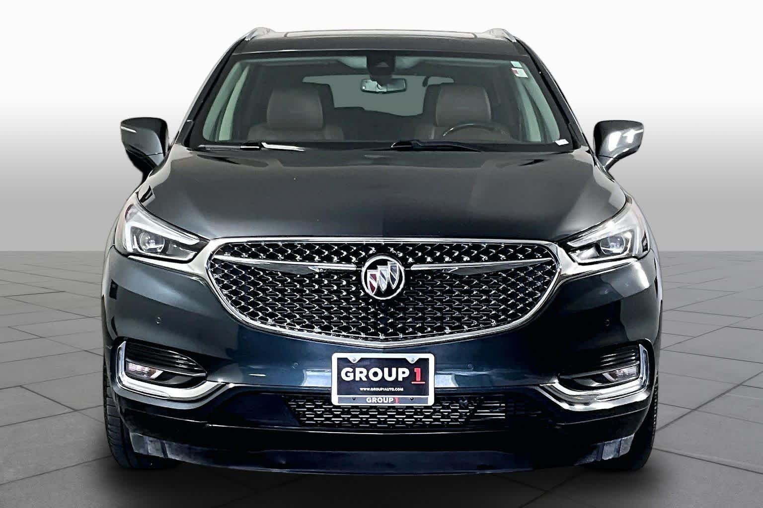 Used 2018 Includes Pitch Dark Night lower exterior accent color. Buick Avenir image 4