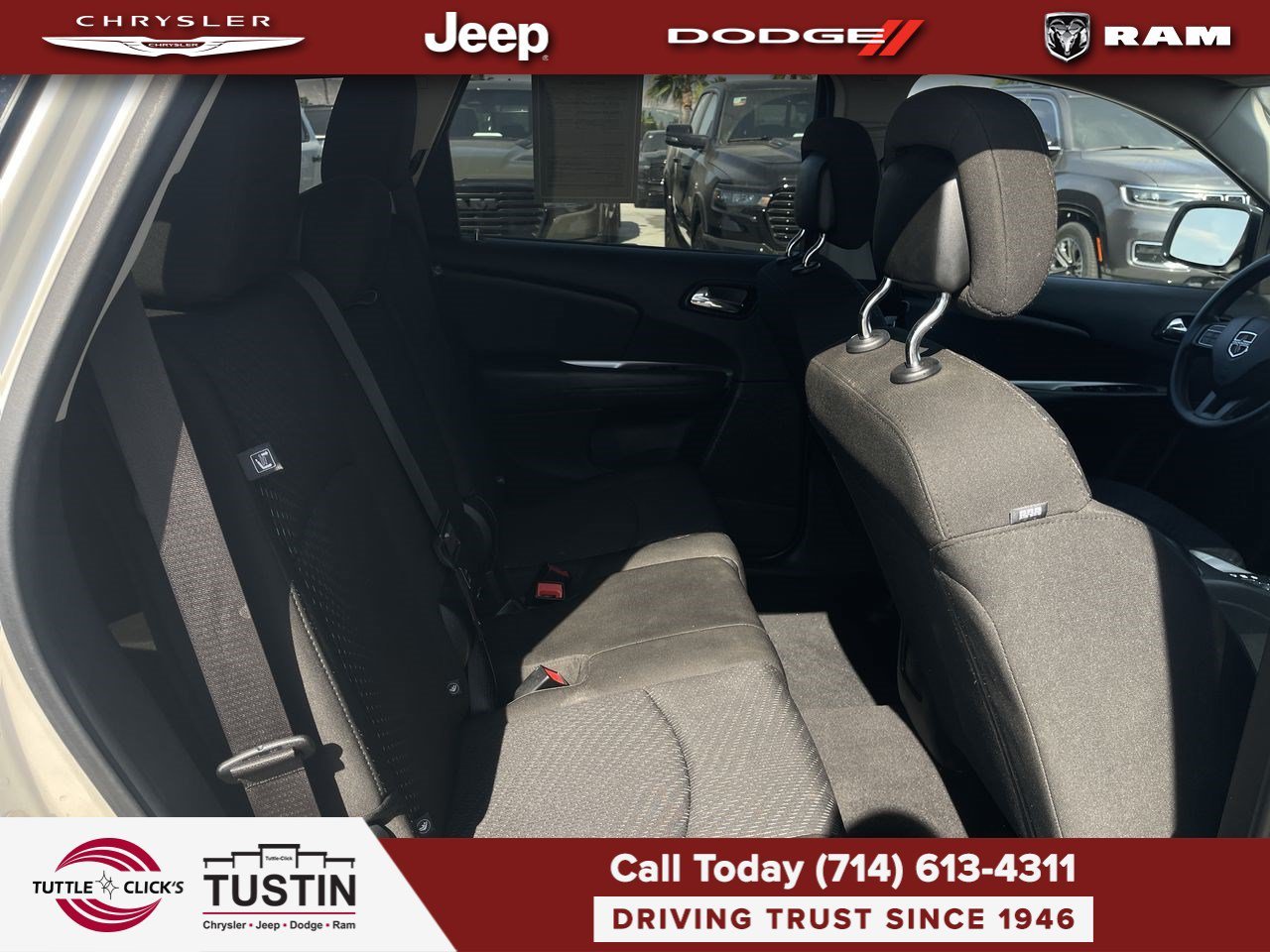 Used 2019 White Noise Tri-Coat Dodge SE image 26