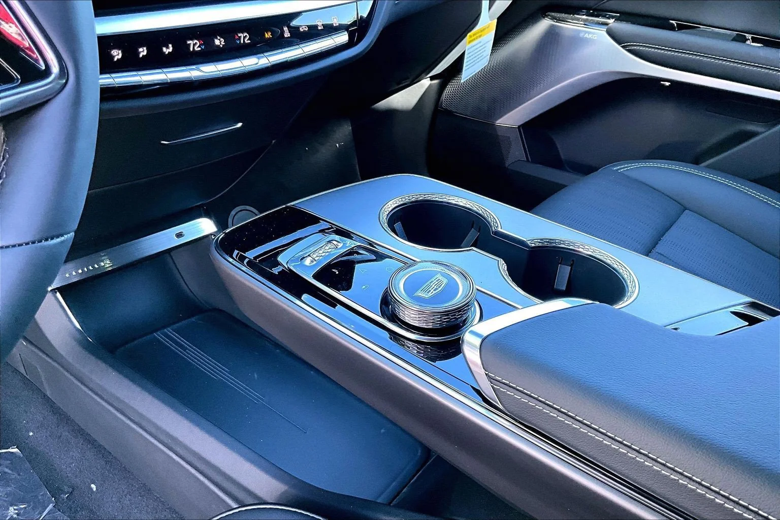 2027 Cadillac LYRIQ Premium Luxury - Photo 12