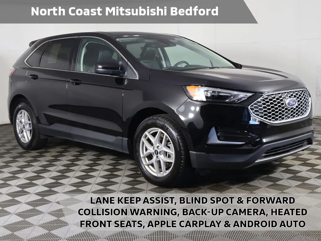 Used 2023 Black Ford SEL image 1
