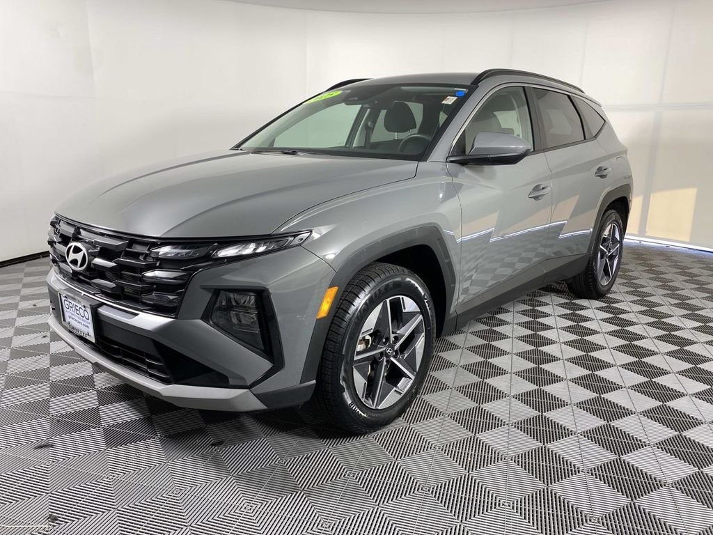 Used 2025 Gray Hyundai SEL image 4