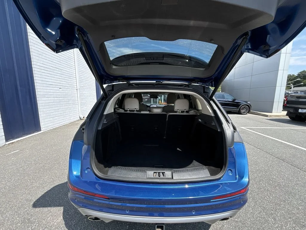 Used 2021 Blue Lincoln Standard image 22