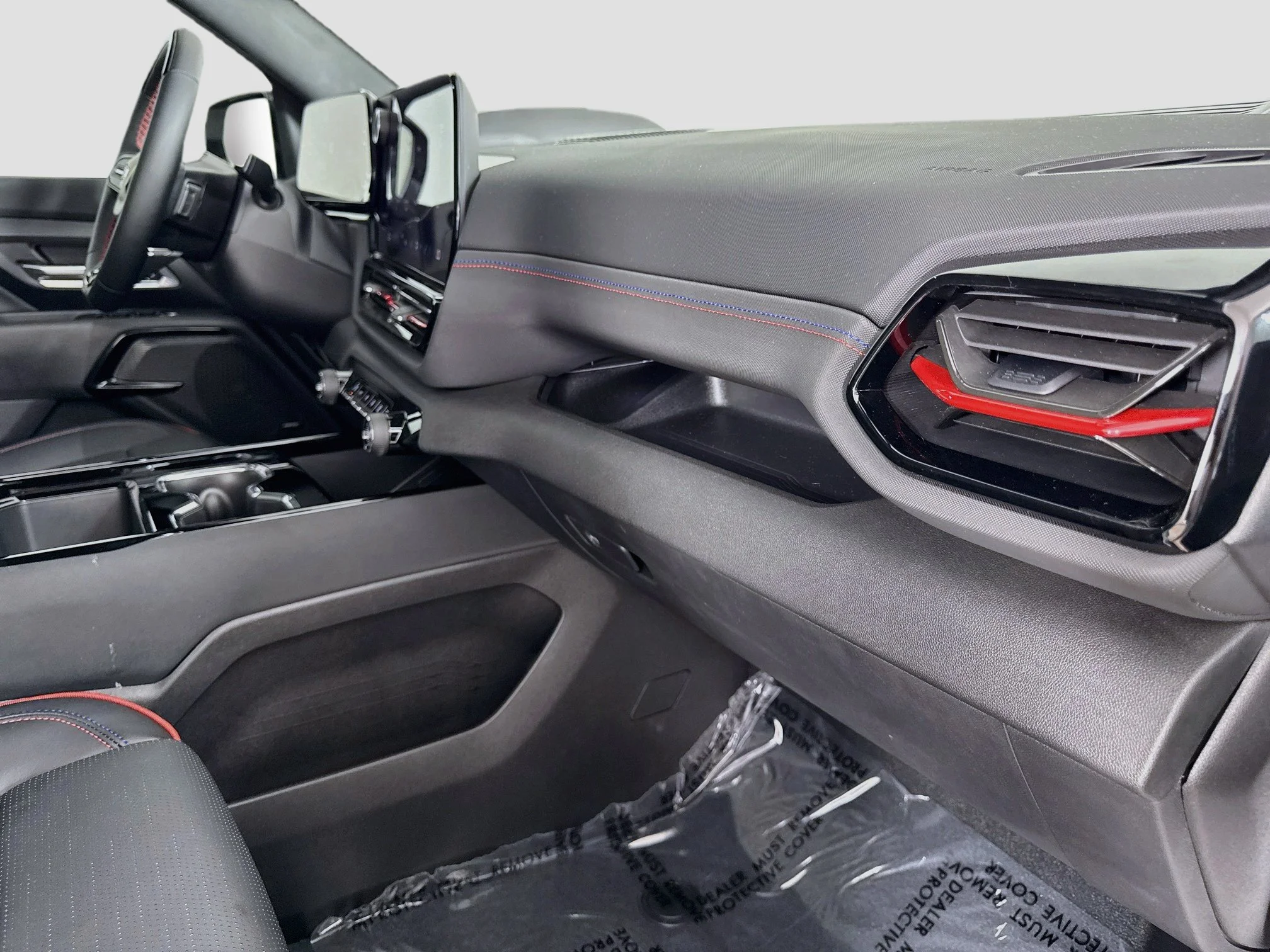 Used 2025 Summit White Chevrolet RST - Extended Range image 32