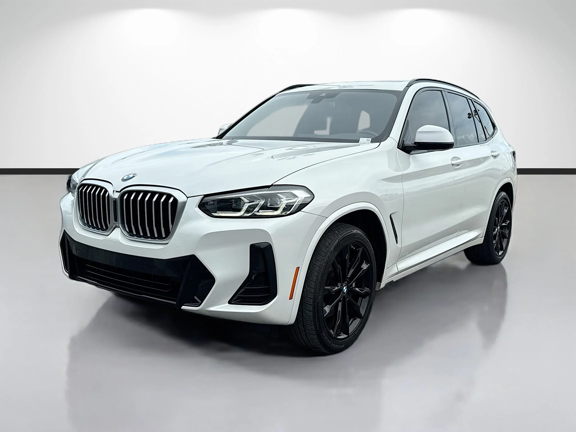 Used 2022 Mineral White Metallic BMW xDrive30i image 7