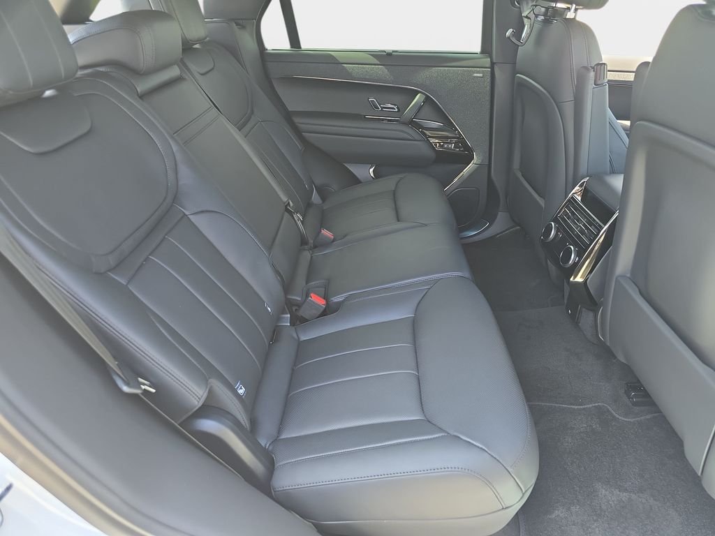 New 2026 Fuji White Land Rover Dynamic SE image 11