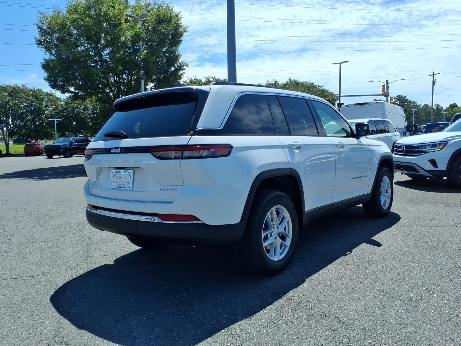 Used 2026 Bright White Clearcoat Jeep Laredo X image 2