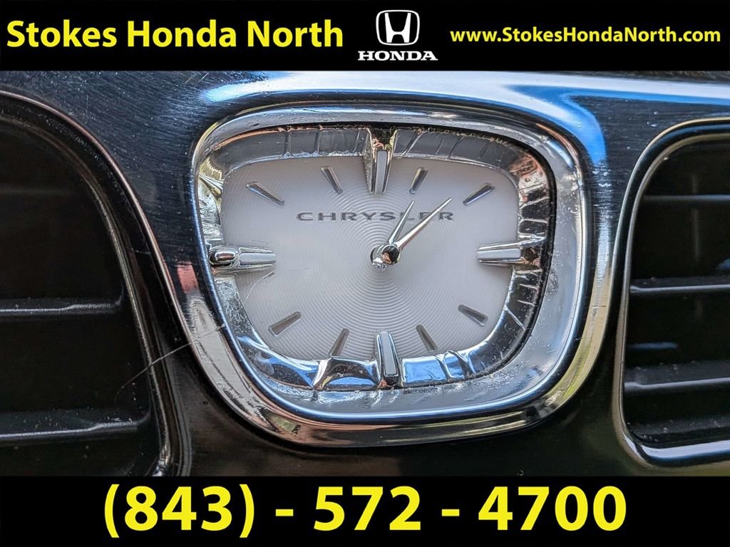 Used 2014 Red Chrysler LX image 25