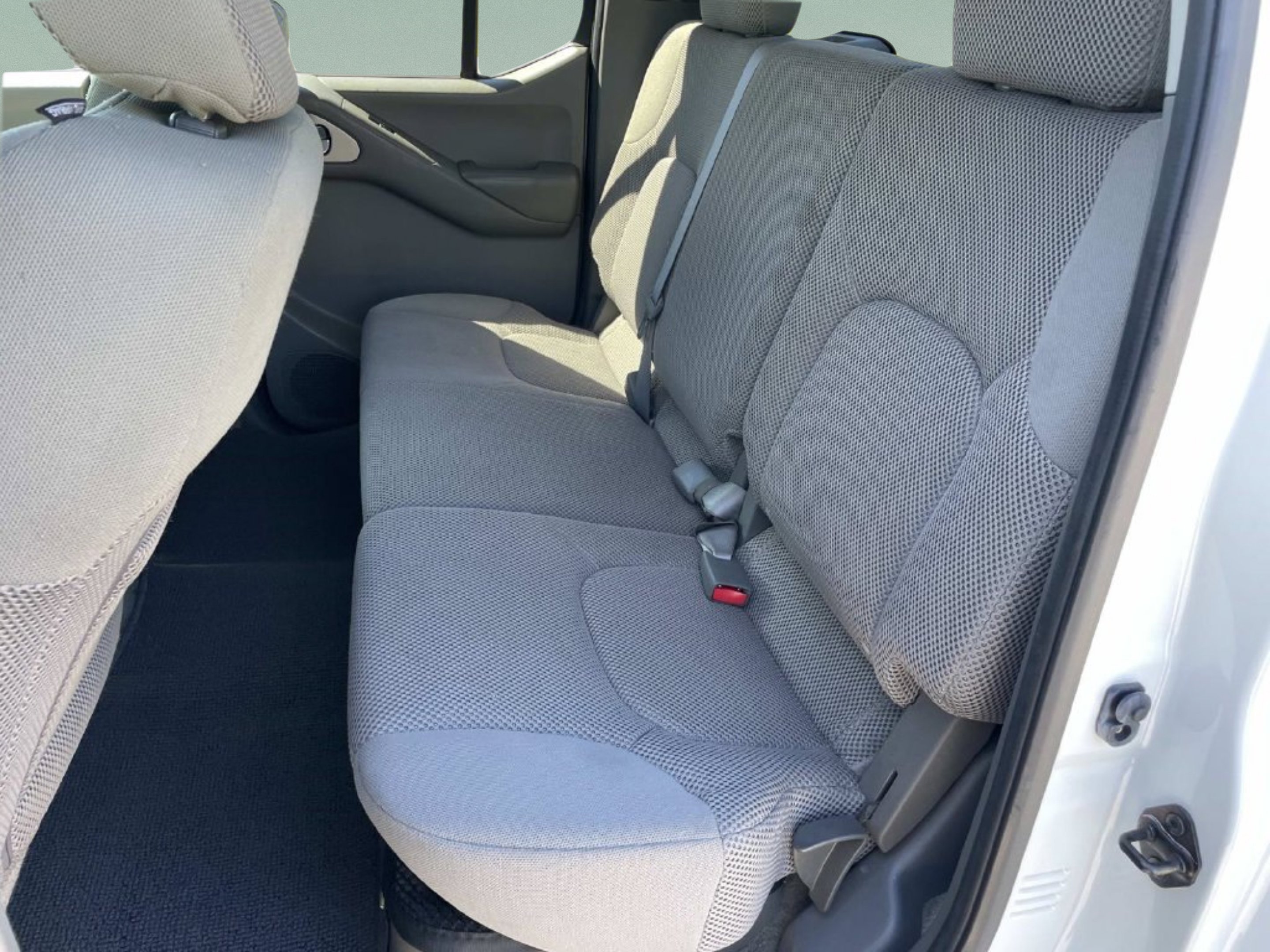 Used 2013 White Nissan SV image 10