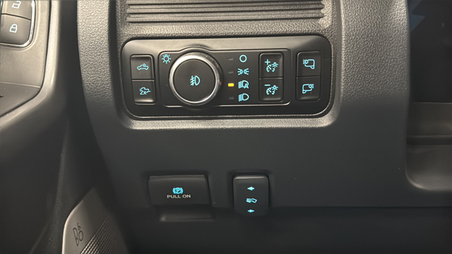Used 2025 Agate Black Metallic Ford Lariat image 32