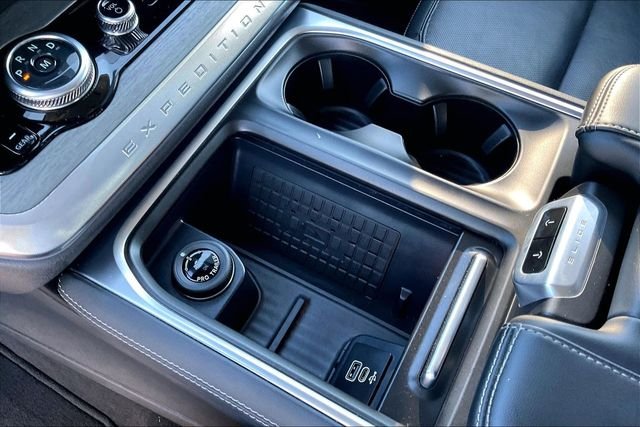 Used 2025 Agate Black Metallic Ford Platinum image 17