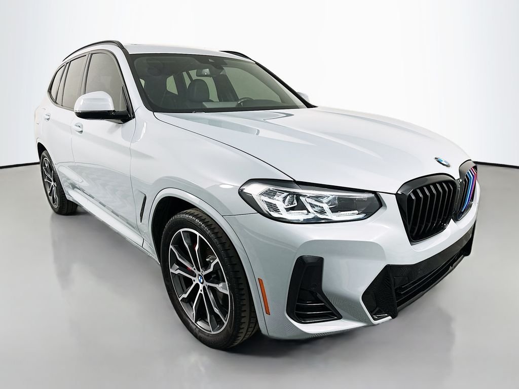 Used 2022 Gray BMW sDrive30i image 3