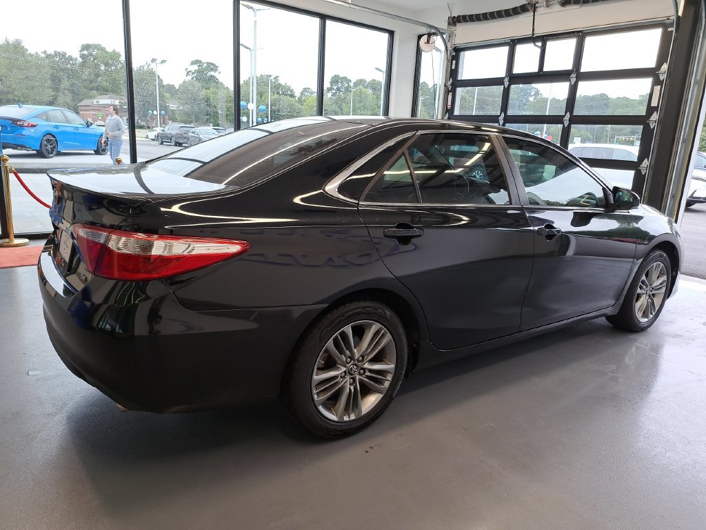 Used 2017 Black Toyota LE image 12