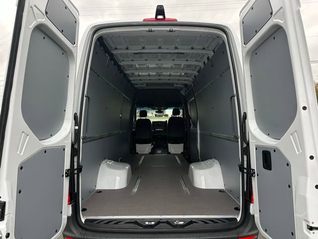 New 2026 Arctic White Mercedes-Benz Cargo 170 WB image 68