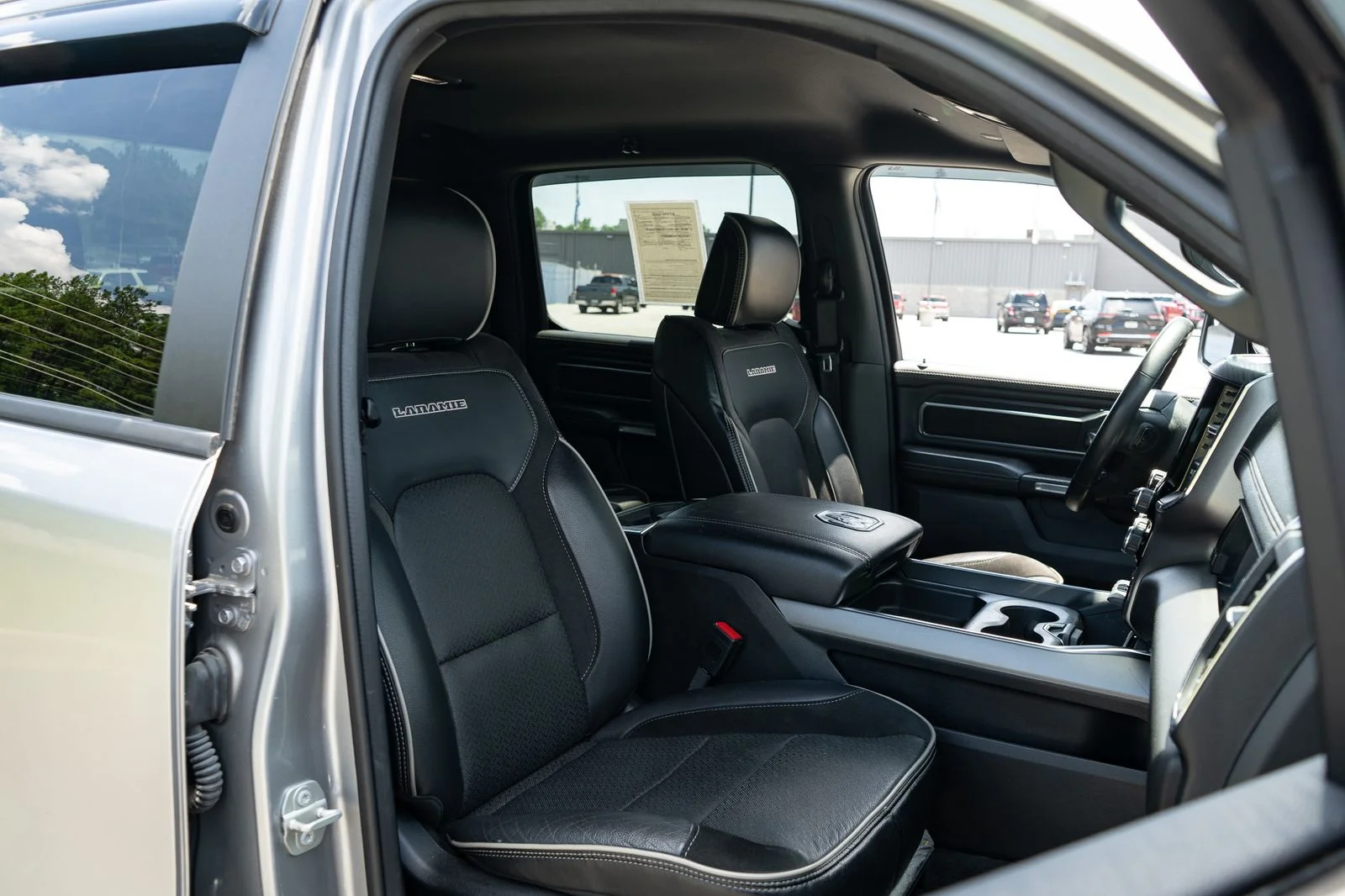 Used 2024 Silver Ram Laramie image 22