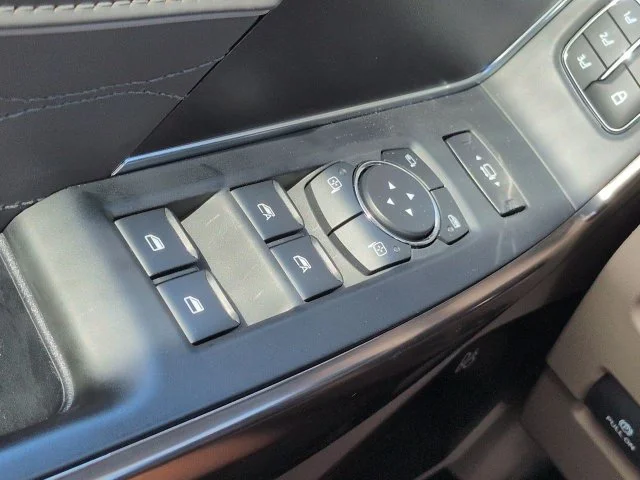 New 2027 Gray Ford Platinum image 26
