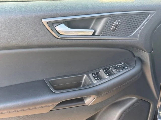 Used 2023 Blue Ford SE image 13