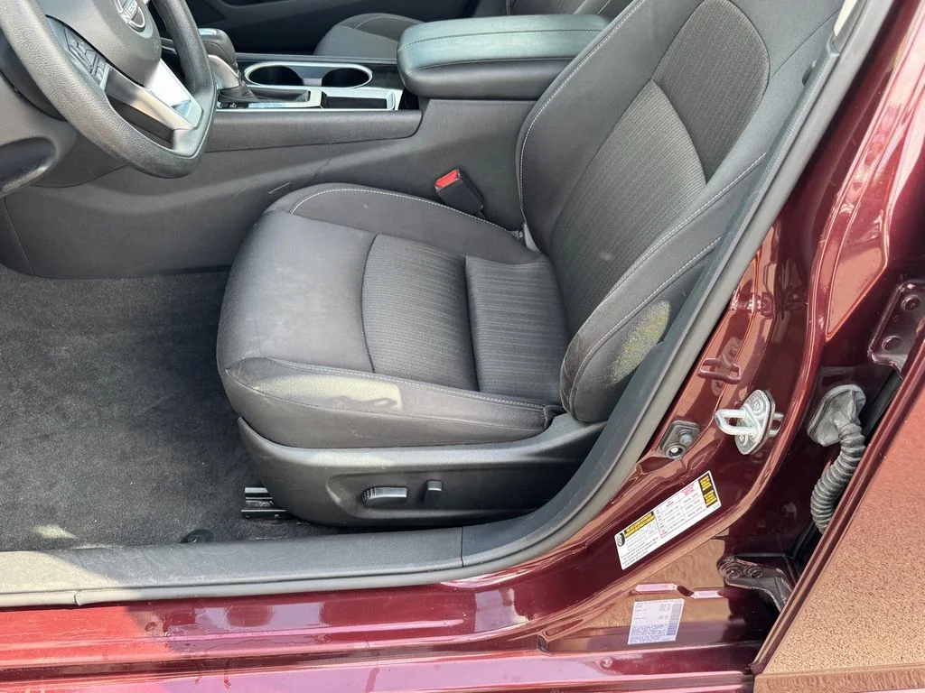 Used 2024 Red Nissan 2.5 SV image 6