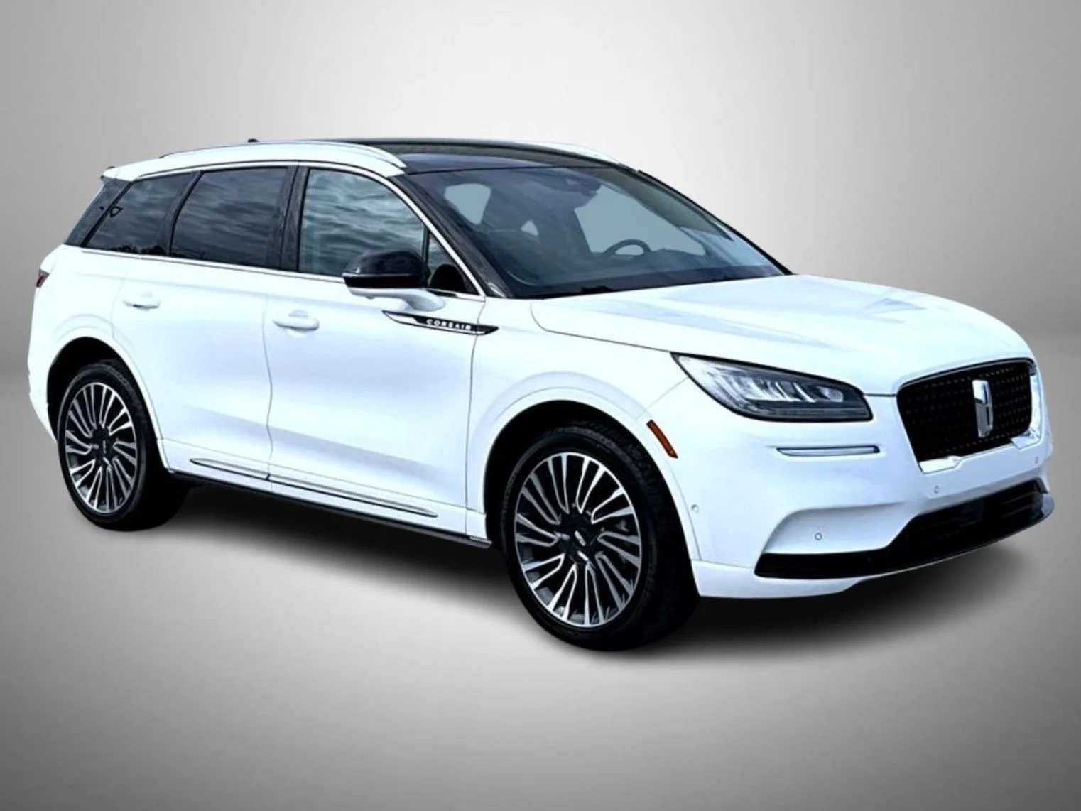 Used 2022 White Lincoln Reserve image 3