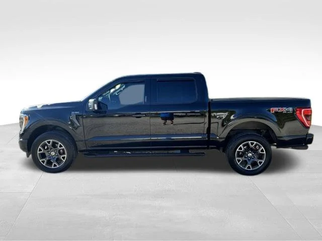 Used 2022 Black Ford XLT image 4