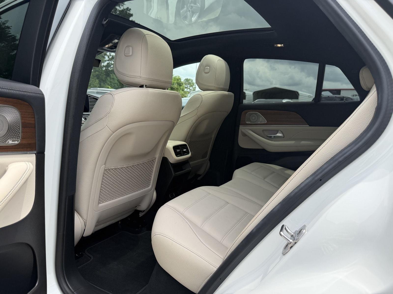 Certified Used 2025 MANUFAKTUR Moonlight White Metallic Mercedes-Benz GLE 450 image 17