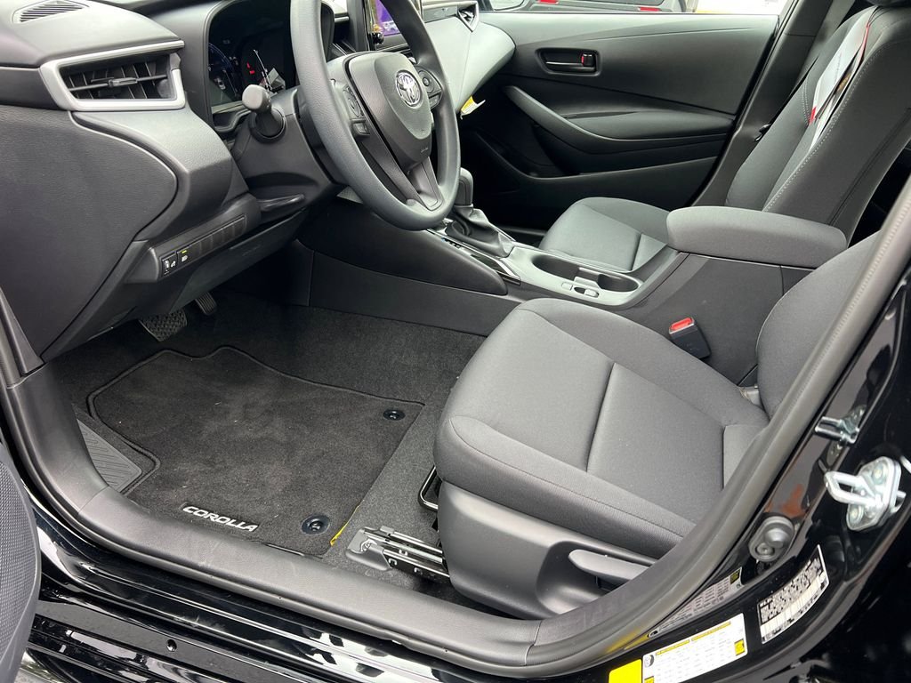 2026 Toyota Corolla LE - Photo 9