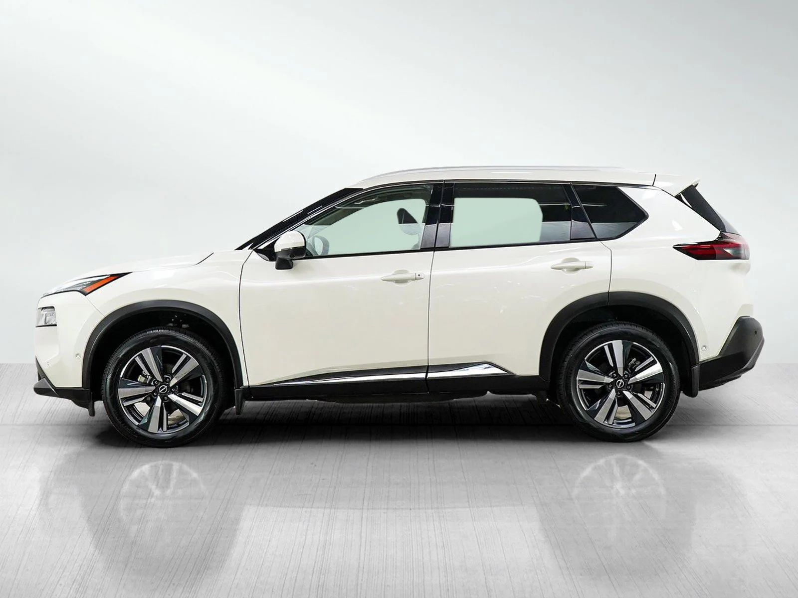 Used 2023 Nissan Rogue SL with VIN JN8BT3CB2PW471061 for sale in Burnsville, Minnesota