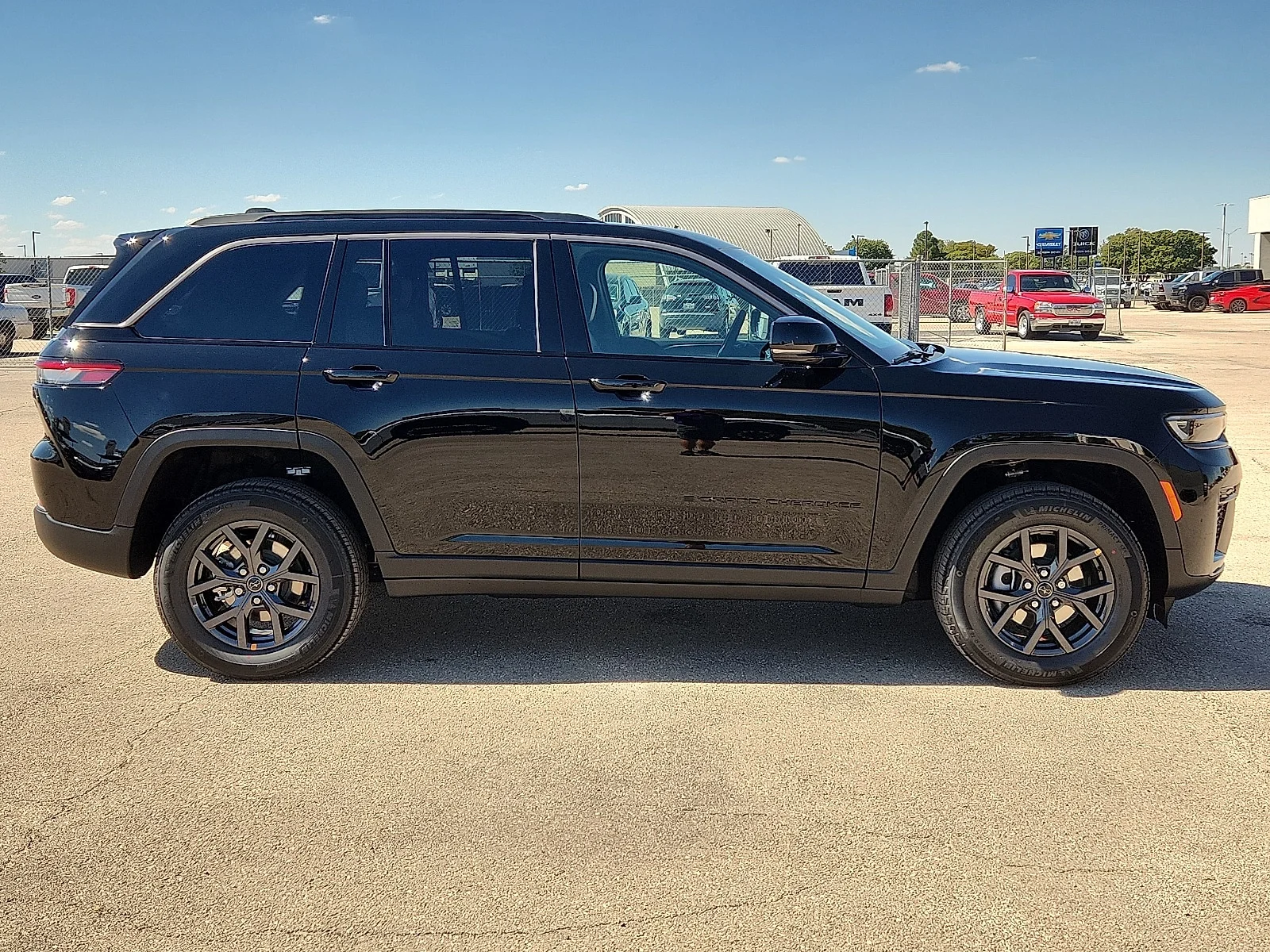 New 2027 High-Gloss Black Paint Jeep LAREDO ALTITUDE 4X4 image 5
