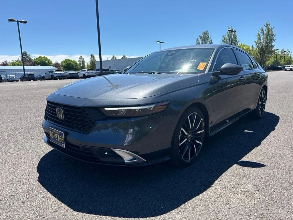 Used 2023 Canyon River Blue Metallic Honda Touring image 3