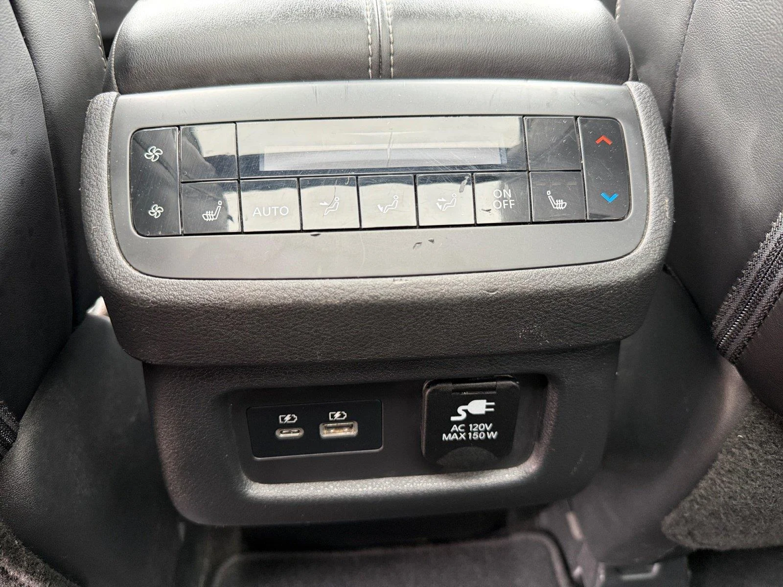 Used 2023  Nissan Platinum image 23
