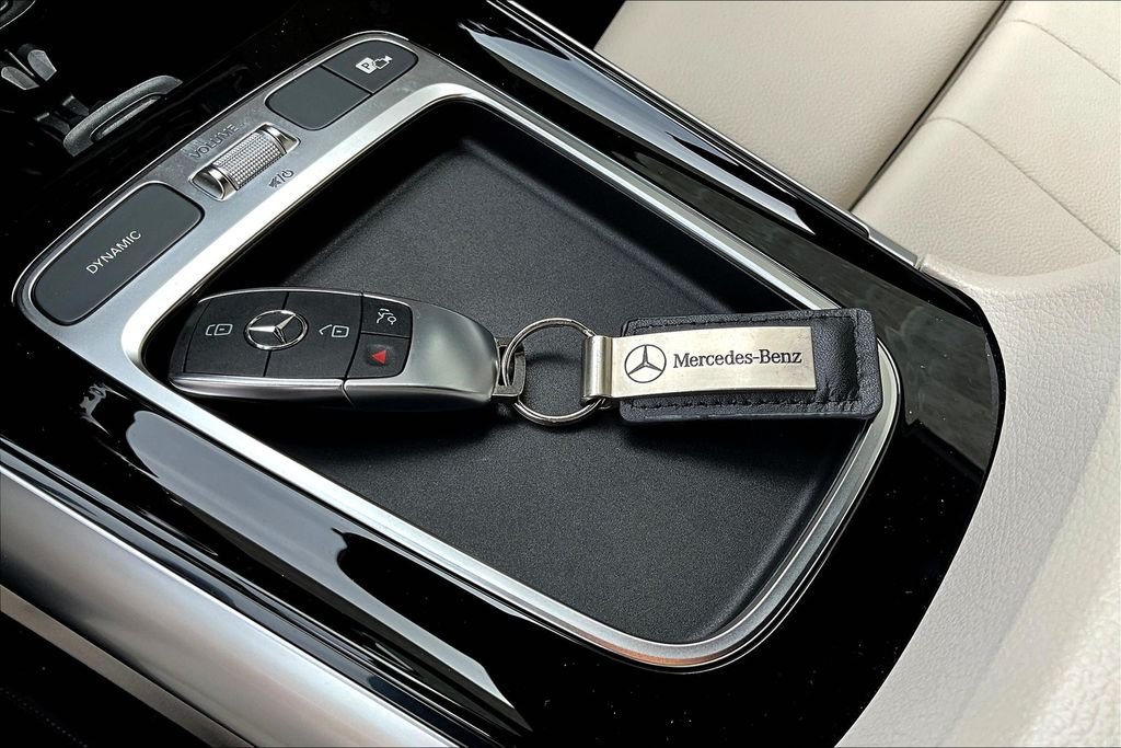Certified Used 2025 White Mercedes-Benz GLA 250 image 10