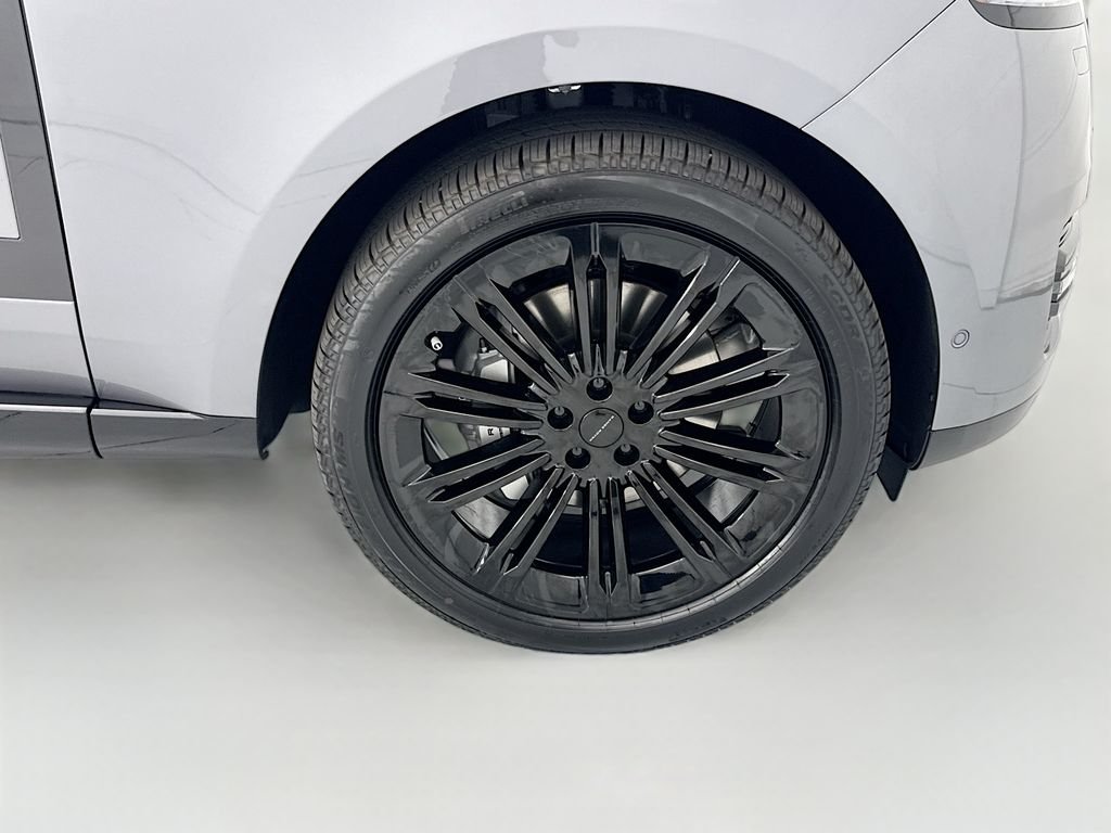 New 2026 Eiger Grey Land Rover SE image 31