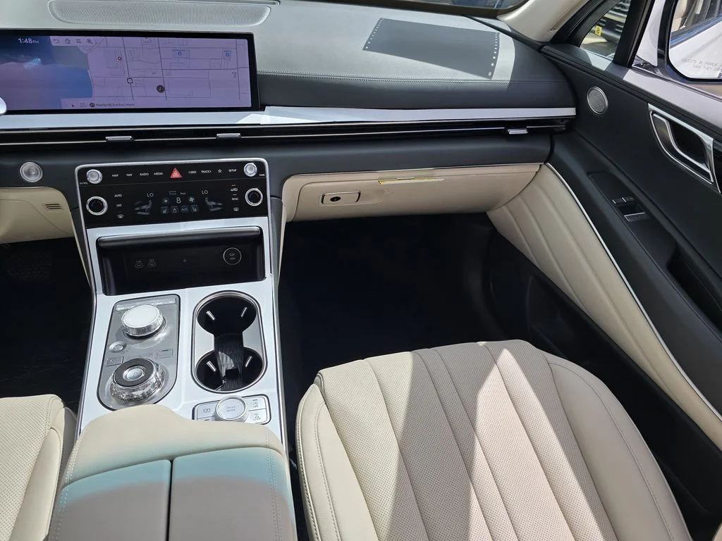 New 2026 White Genesis 2.5T image 9
