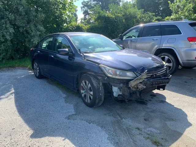 Used 2014  Honda LX image 2