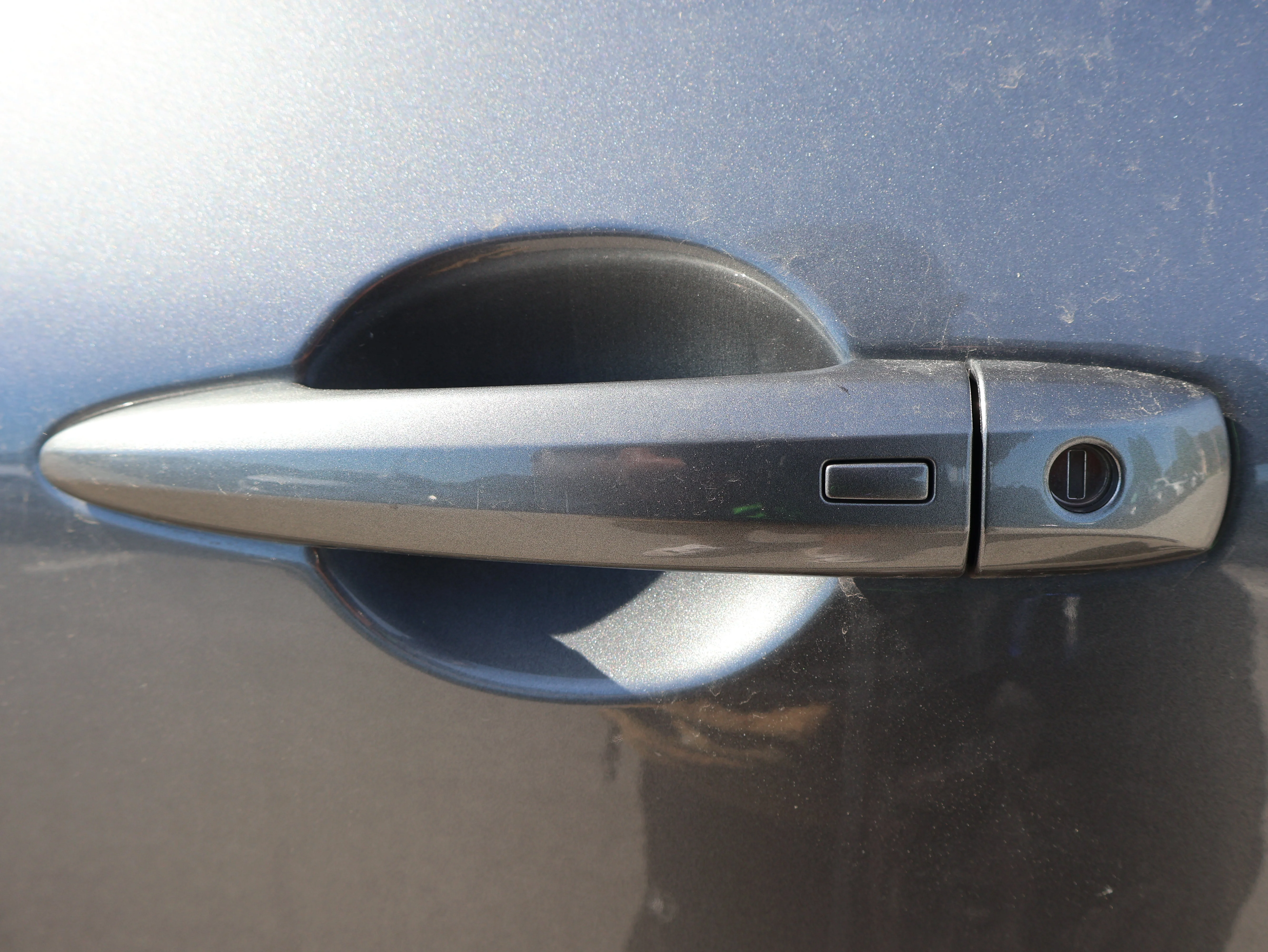 Used 2025 Gun Metallic Nissan SL image 20