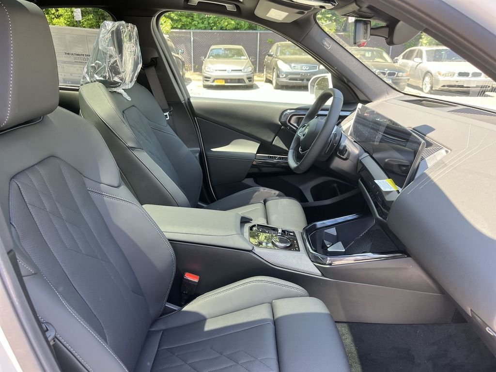 New 2026 White BMW 30 xDrive image 25