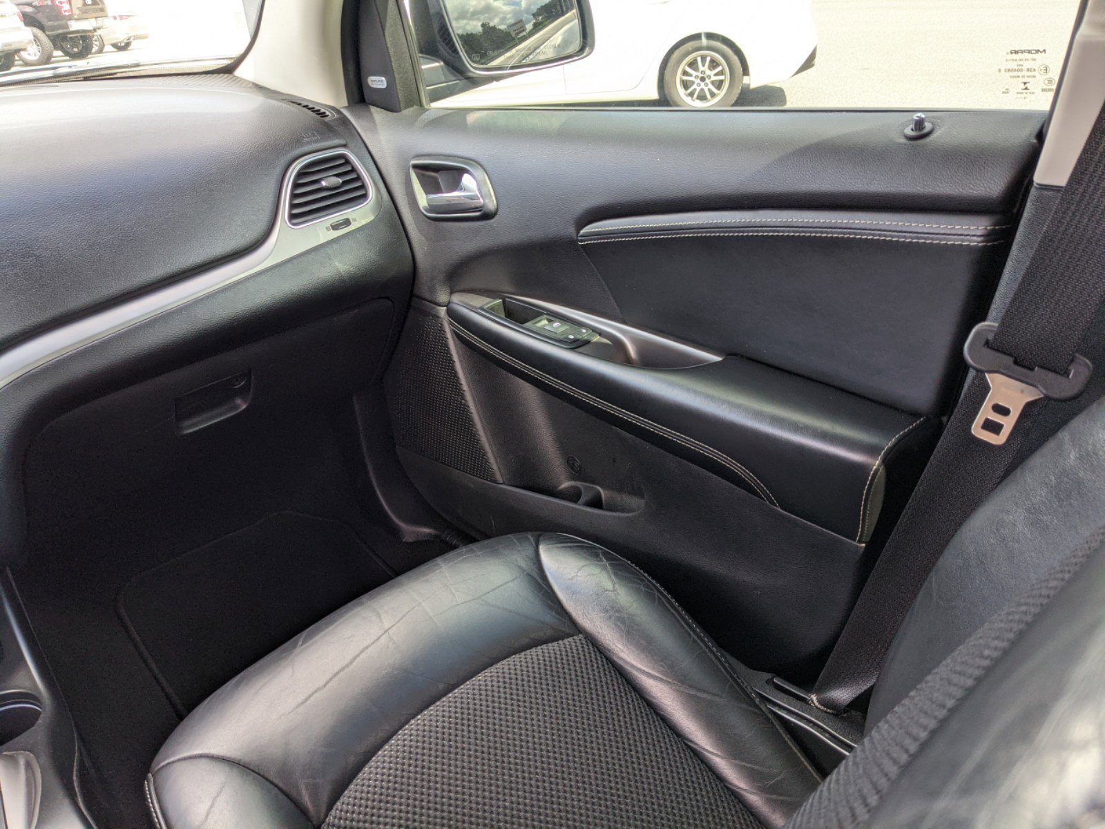 Used 2015 Pitch Black Clearcoat Dodge Crossroad image 16
