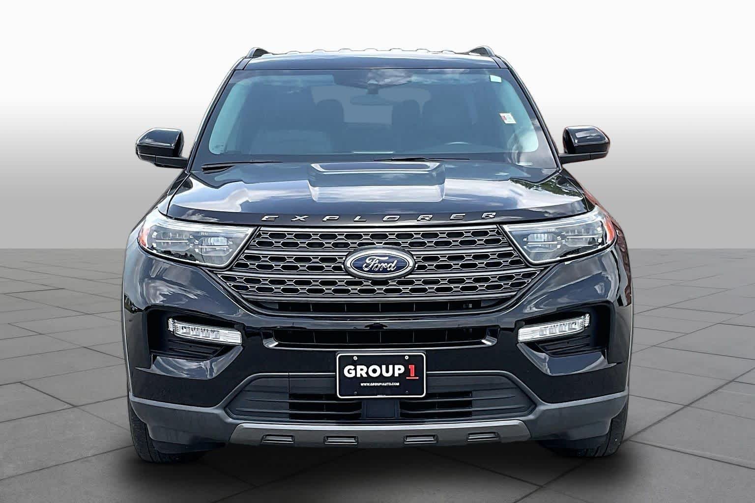 Used 2023 Agate Black Metallic Ford XLT image 4