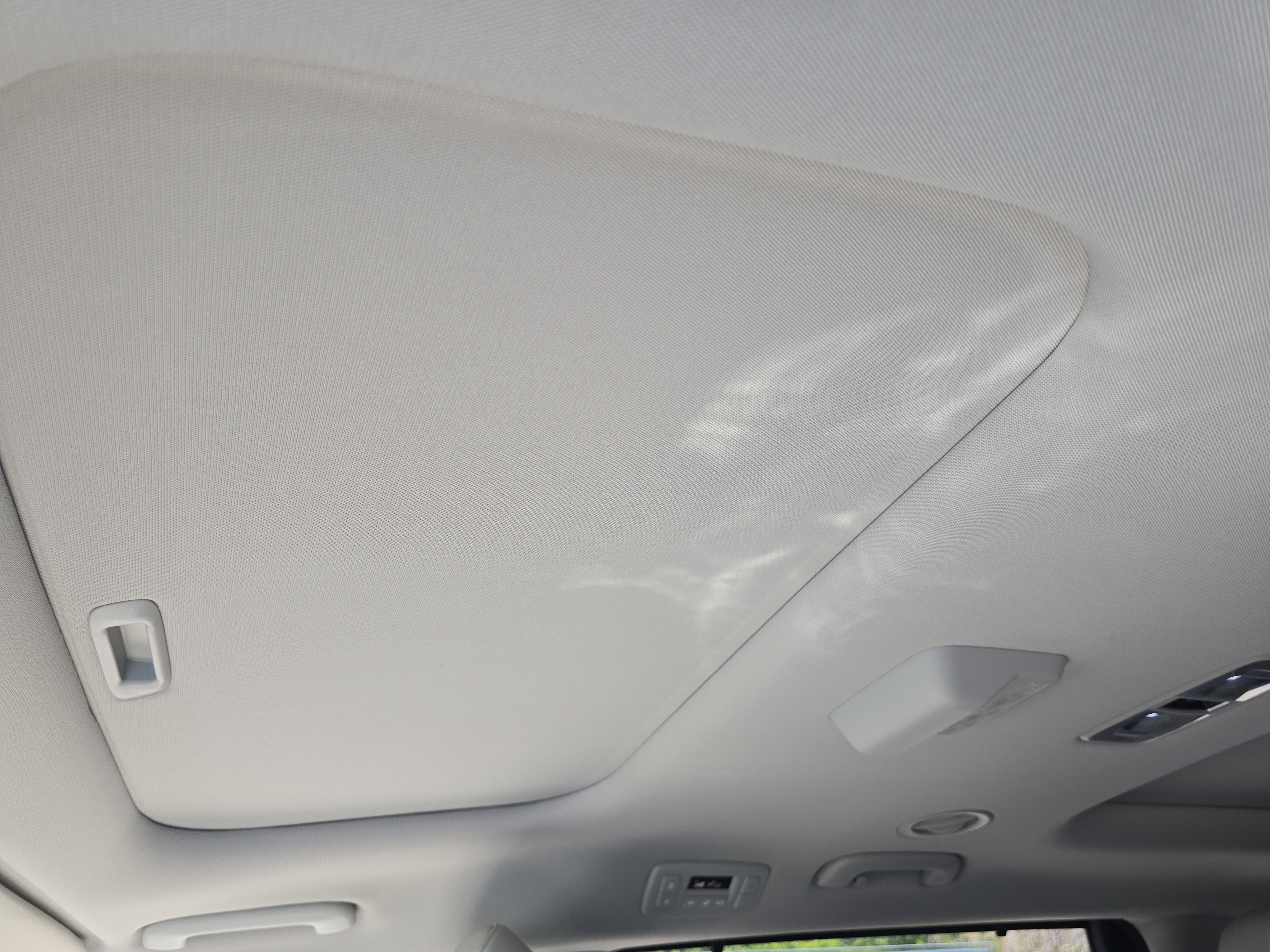 New 2026 Ceramic Silver Kia SX image 24