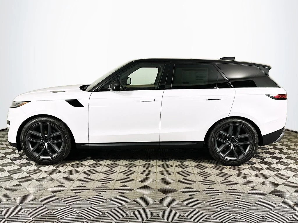 Used 2026 Ostuni Pearl White Premium Metallic Land Rover SE image 8