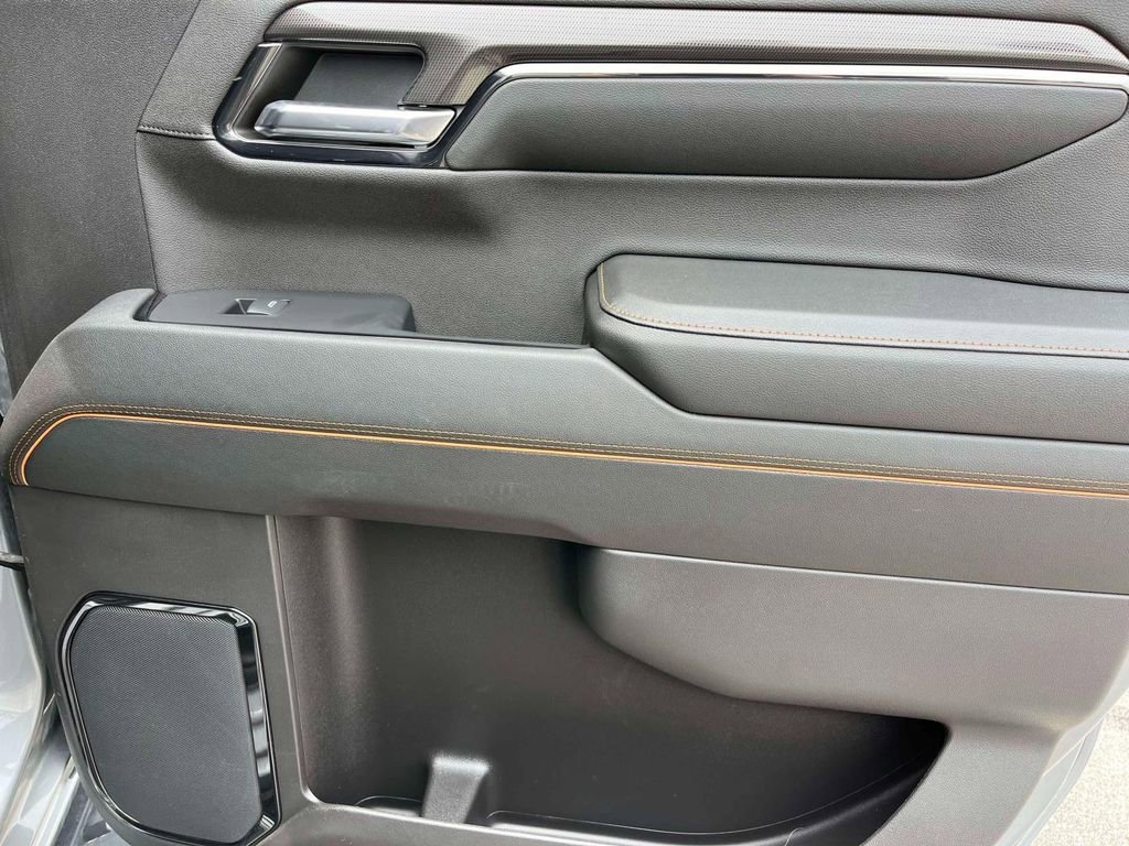 Used 2024 Sterling Metallic GMC AT4 image 18