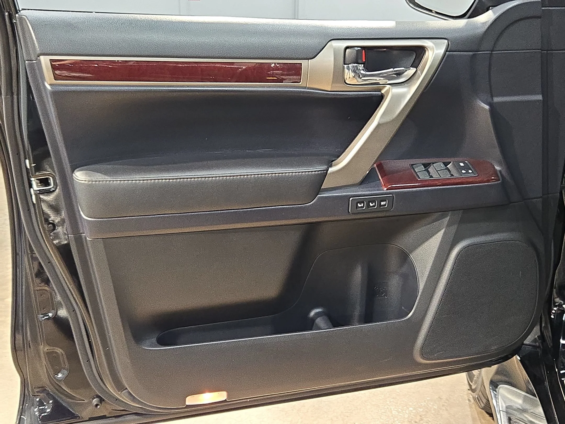 Used 2017 Black Onyx Lexus GX 460 image 20