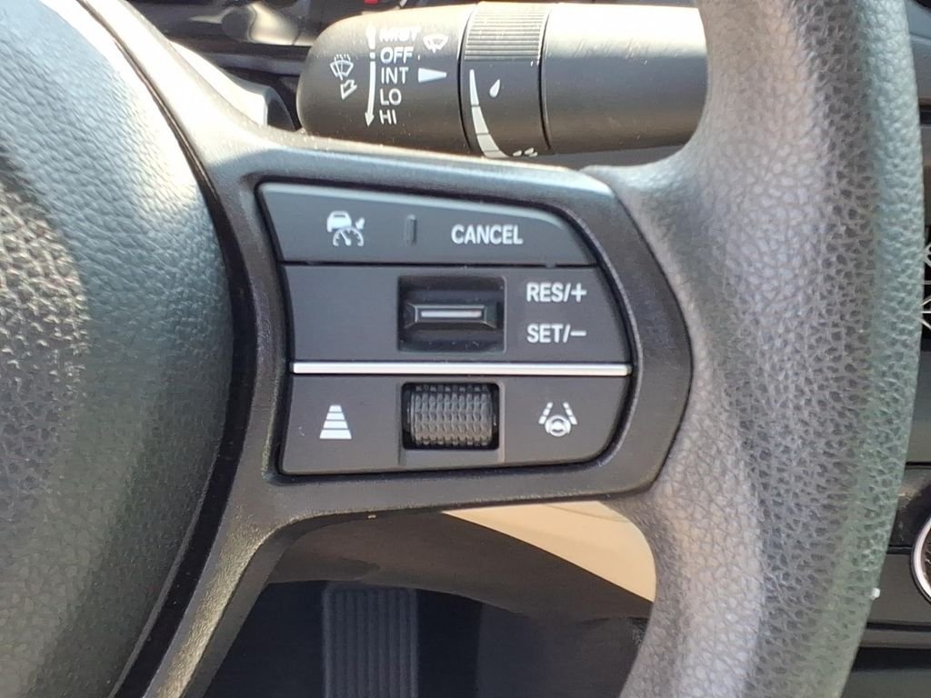 Used 2023 Platinum White Pearl Honda EX image 18