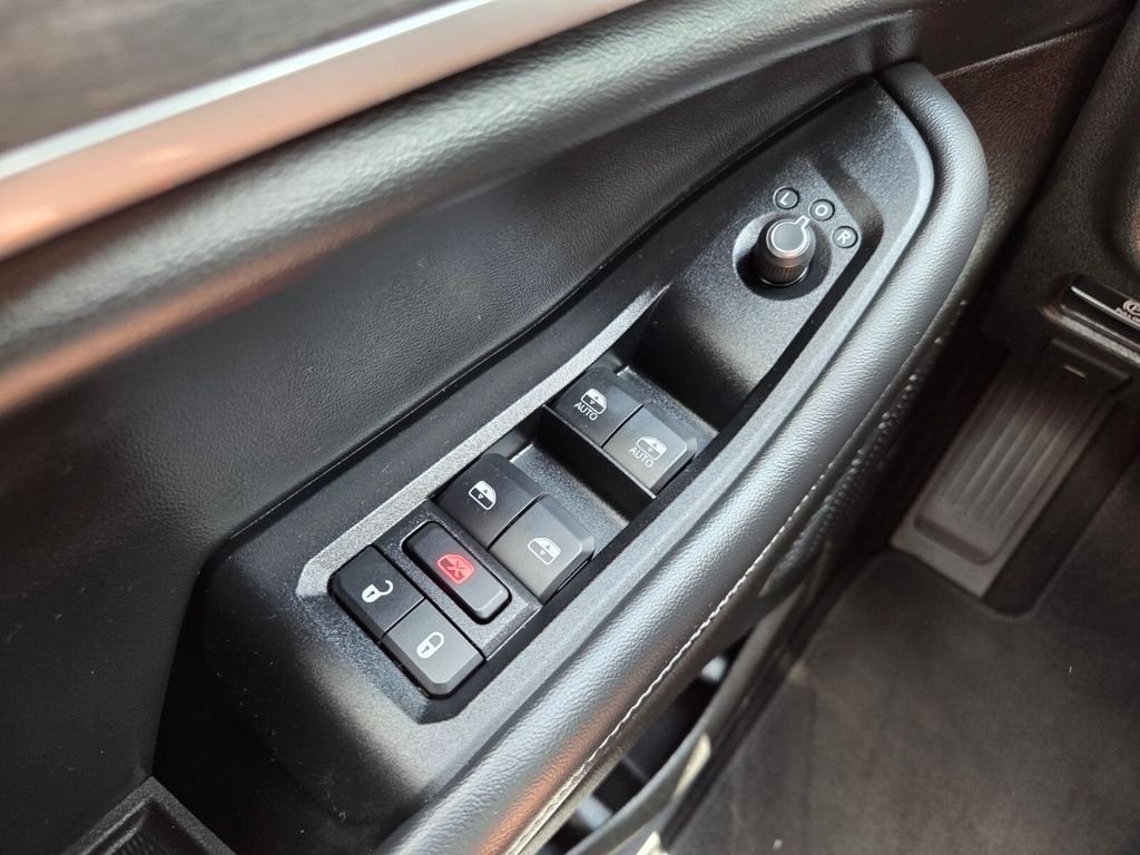 Used 2022 White Jeep Limited image 23