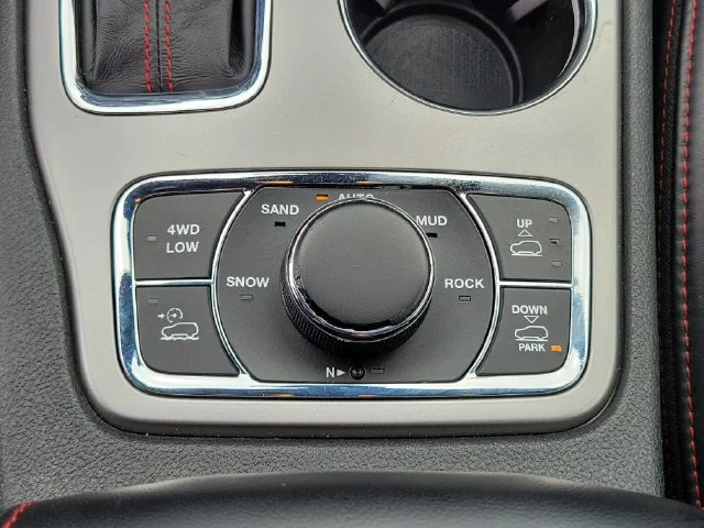 Used 2020 Red Jeep Trailhawk image 31
