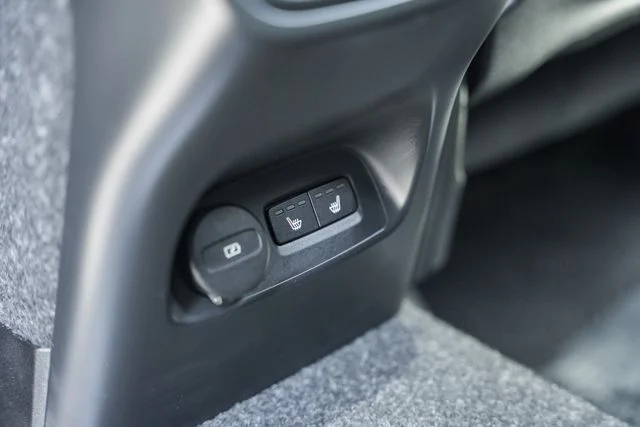 Certified Used 2025 Crystal White Volvo Plus image 35