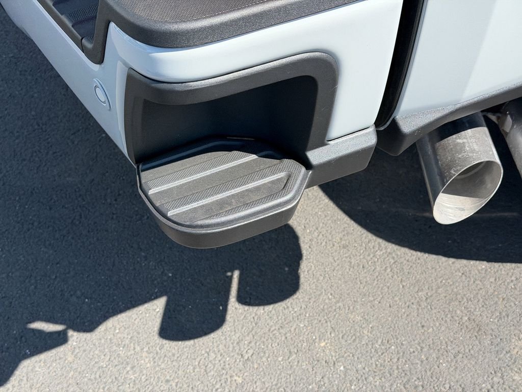 New 2026 Avalanche Ford F-250® XLT image 10